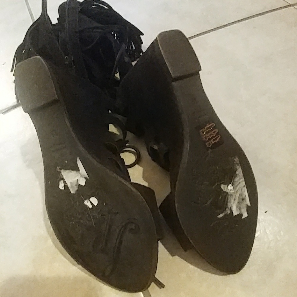 Free People solistic fringe wedge LIKE NEW - Picture 6 of 8